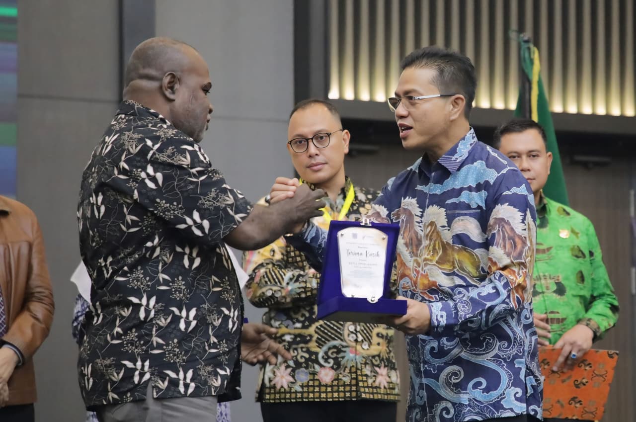 Ketum AKKOPSI Dadang Supriatna Ajak Kepala Daerah Papua Jadikan Sanitasi Senjata Lawan TBC